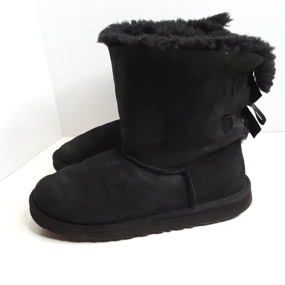 UGG Women's Mini Bailey Bow II Boot size 6 - Picture 3 of 11